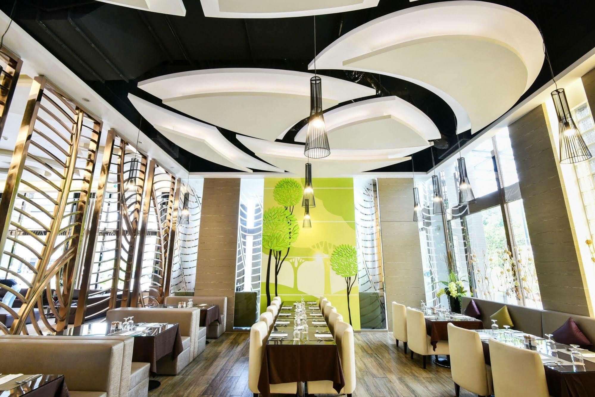 Tsun Huang Hotel Цзяи Экстерьер фото