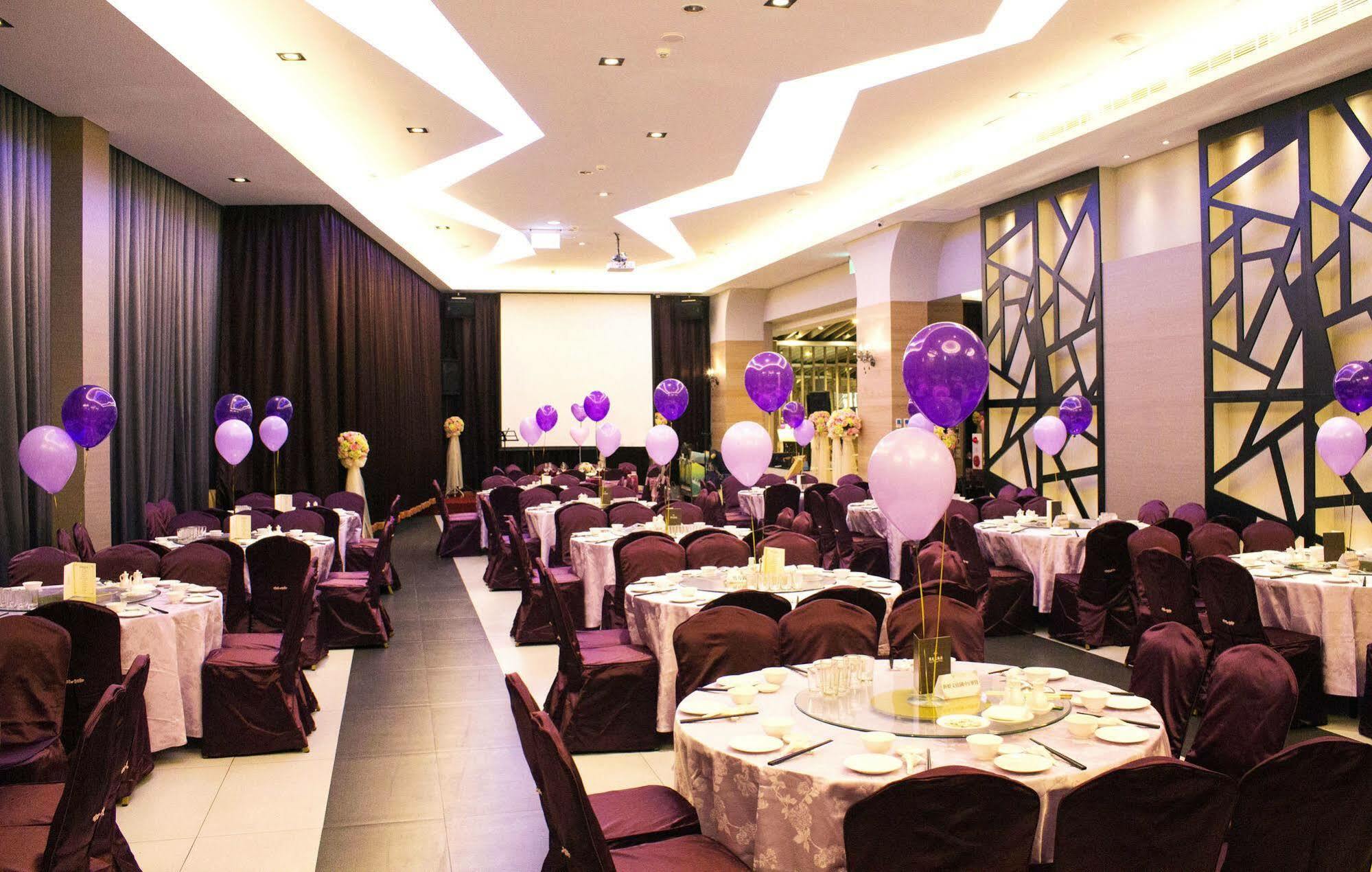 Tsun Huang Hotel Цзяи Экстерьер фото