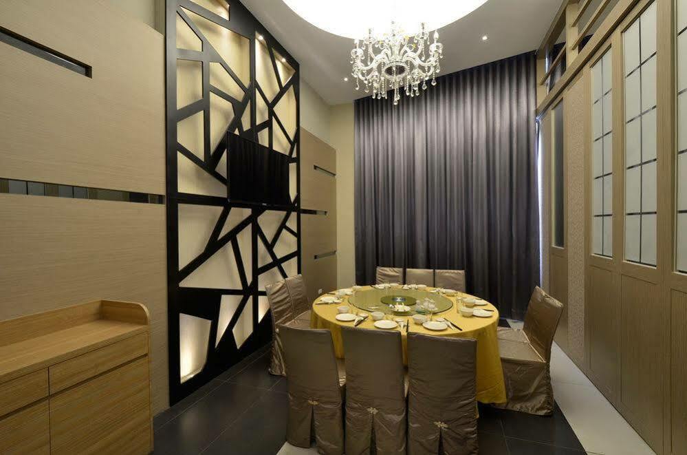 Tsun Huang Hotel Цзяи Экстерьер фото